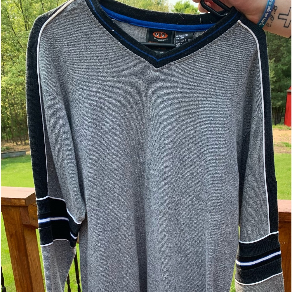 Men’s long-sleeved shirt